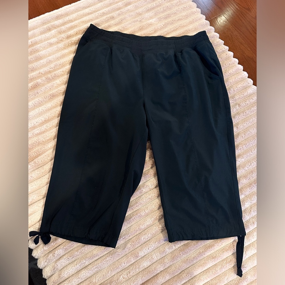 COPY - BCG light weight capri’s w/pockets, adjustable tie on bottom of pants & …
